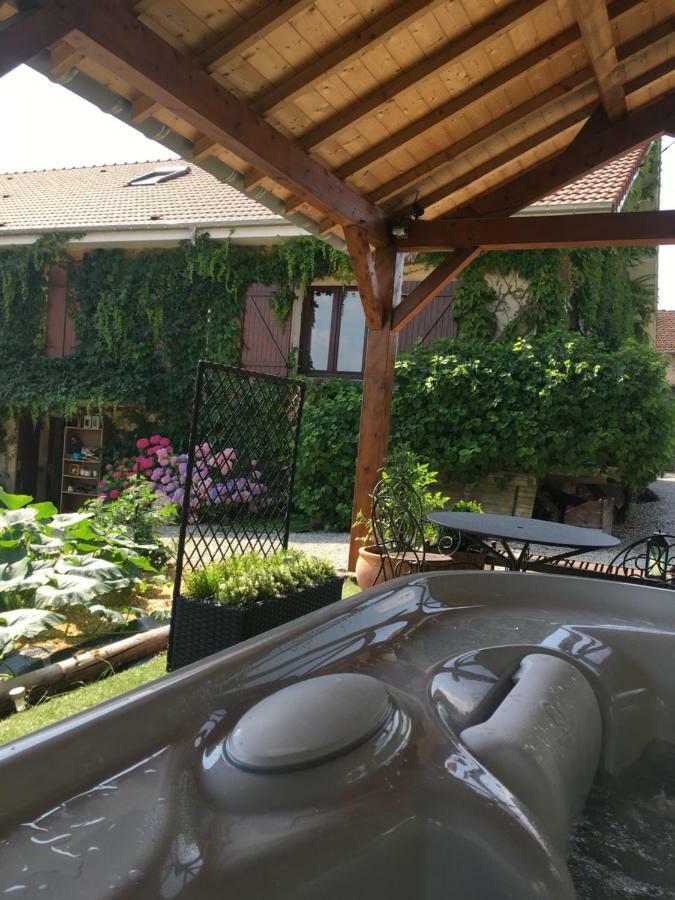 Gite De Solama Avec Spa Balleville Ngoại thất bức ảnh